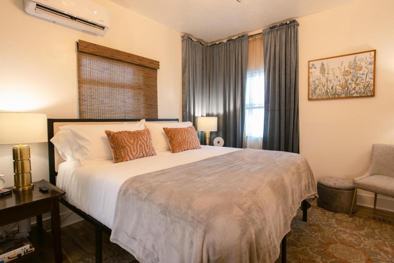 Oakdale Suites - Master Property 梅德福 外观 照片